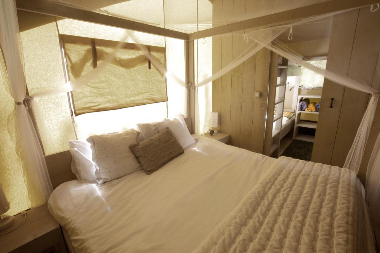 Luxury tent Riverwood Farm Glamping Safari Tent