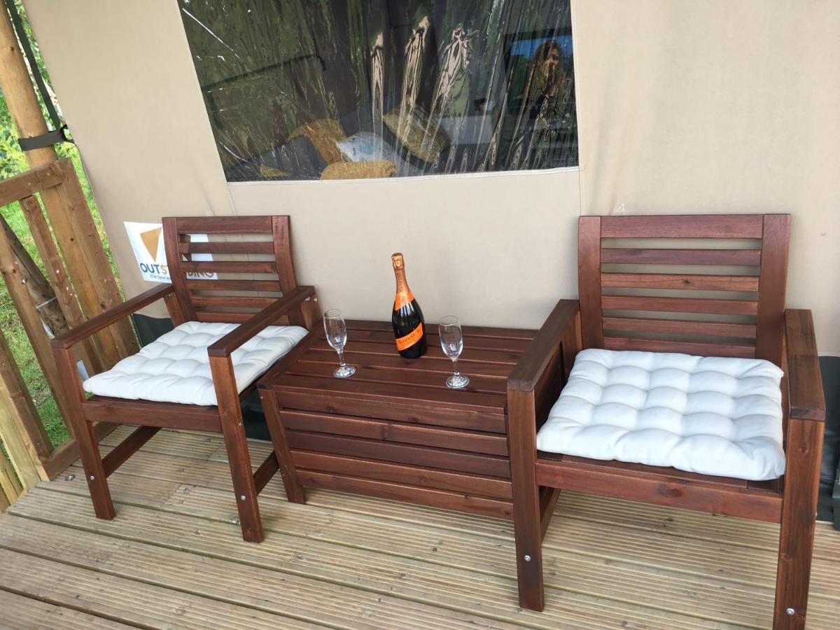 Riverwood Farm Glamping Safari Tent *